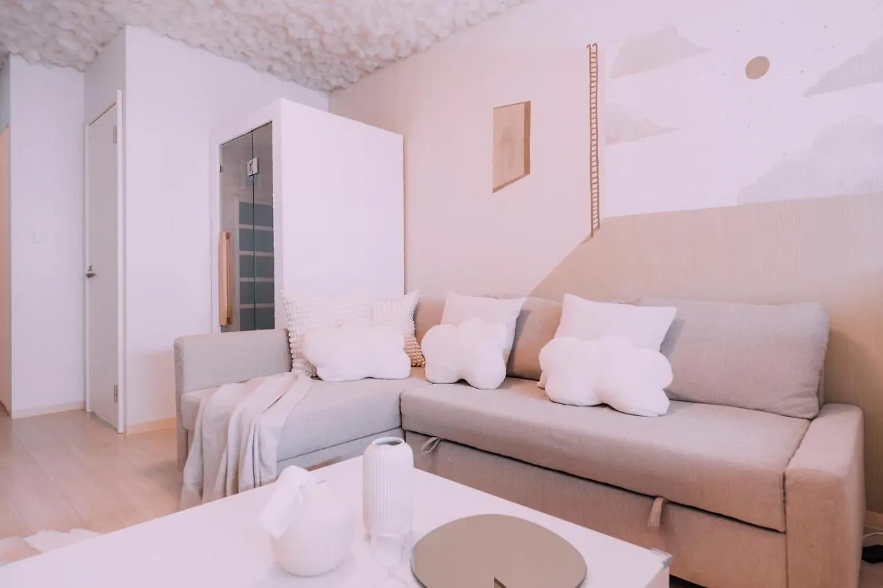 Puff Shinsaibashi Japanese Cloud House With Private Sauna Osaka