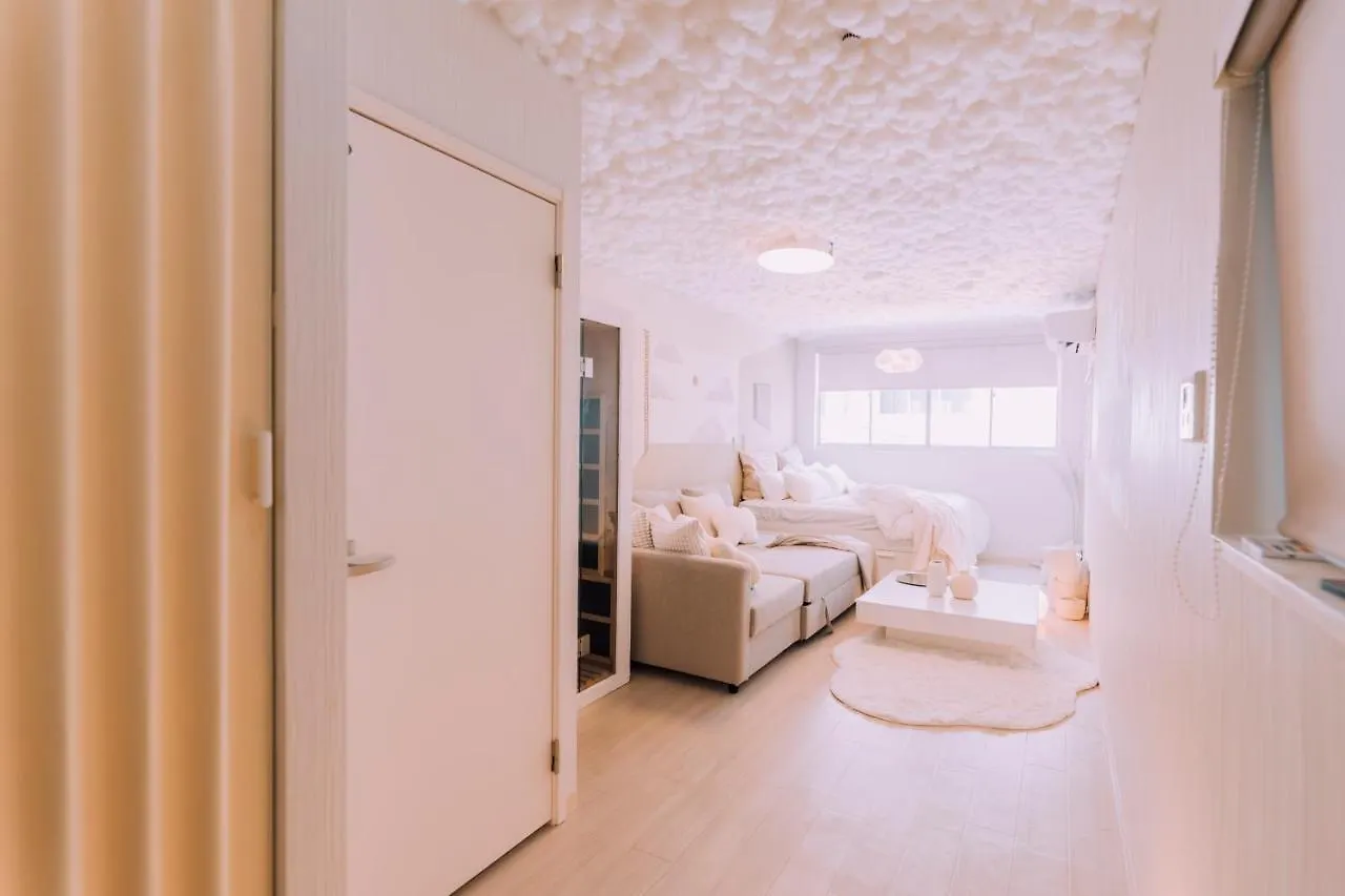 Puff Shinsaibashi Japanese Cloud House With Private Sauna Osaka