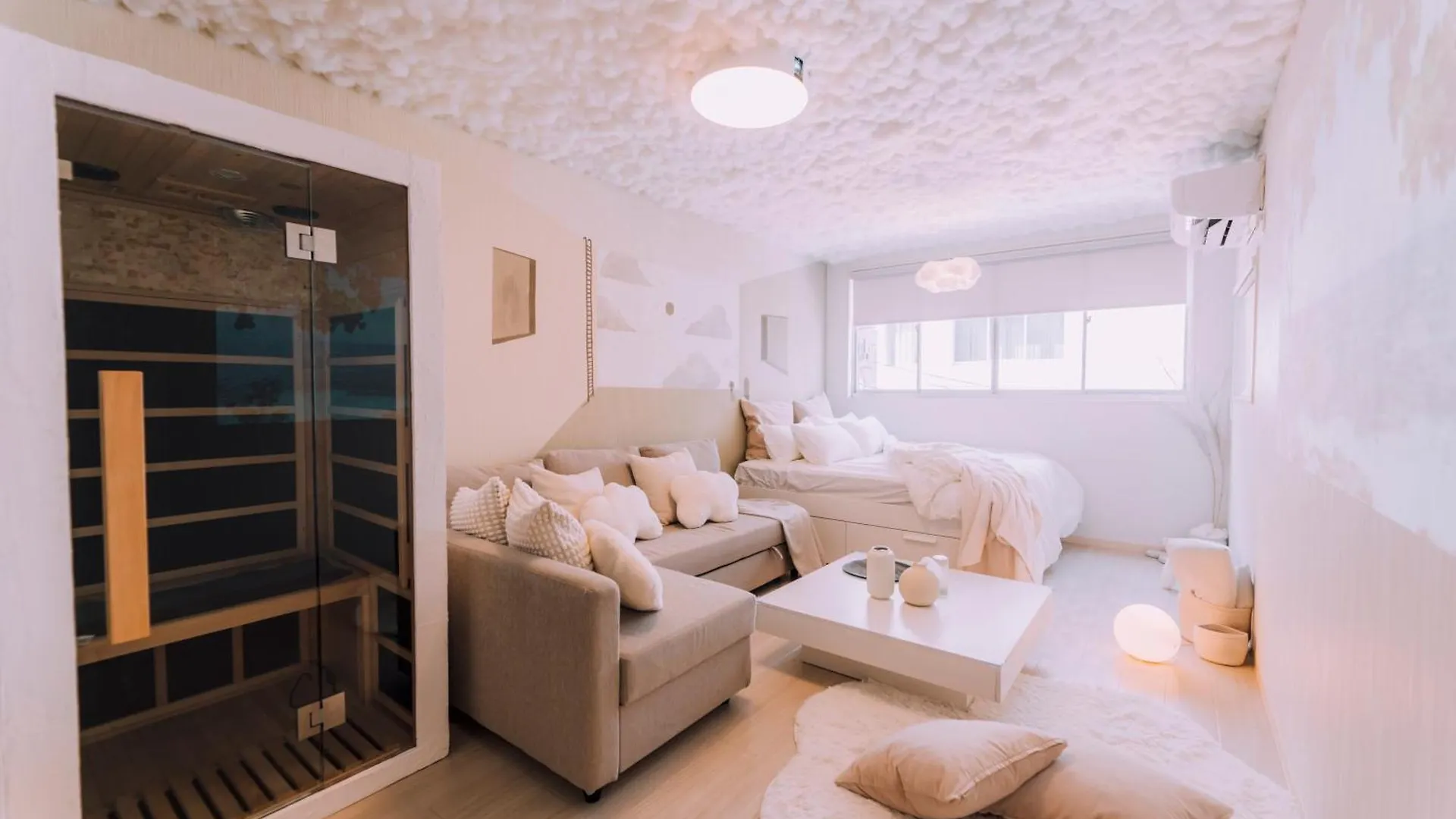 Puff Shinsaibashi Japanese Cloud House With Private Sauna Osaka